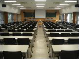 会場の薬学部多目的ホール