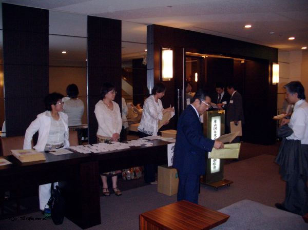 受付け風景