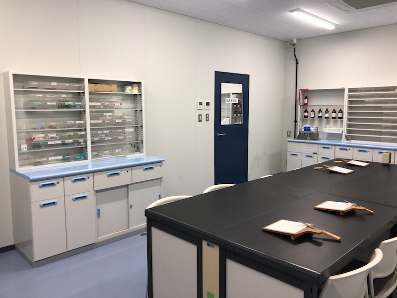 Simulation room of pharmacy practice (1)