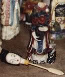 人形の形をした薬ビン