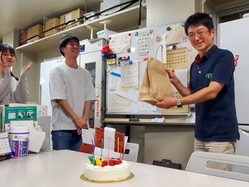 齋藤准教授誕生日会1