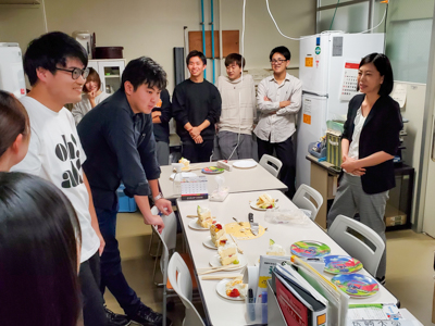 薬師寺教授誕生日会1