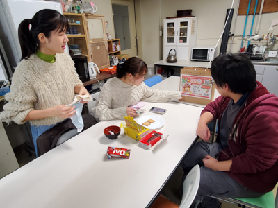 クリスマスお菓子の家作り1