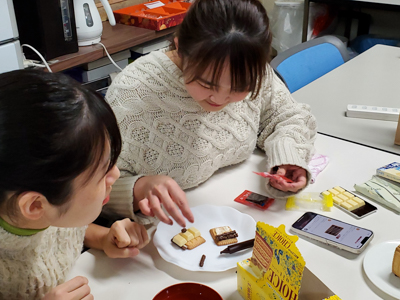 クリスマスお菓子の家作り3